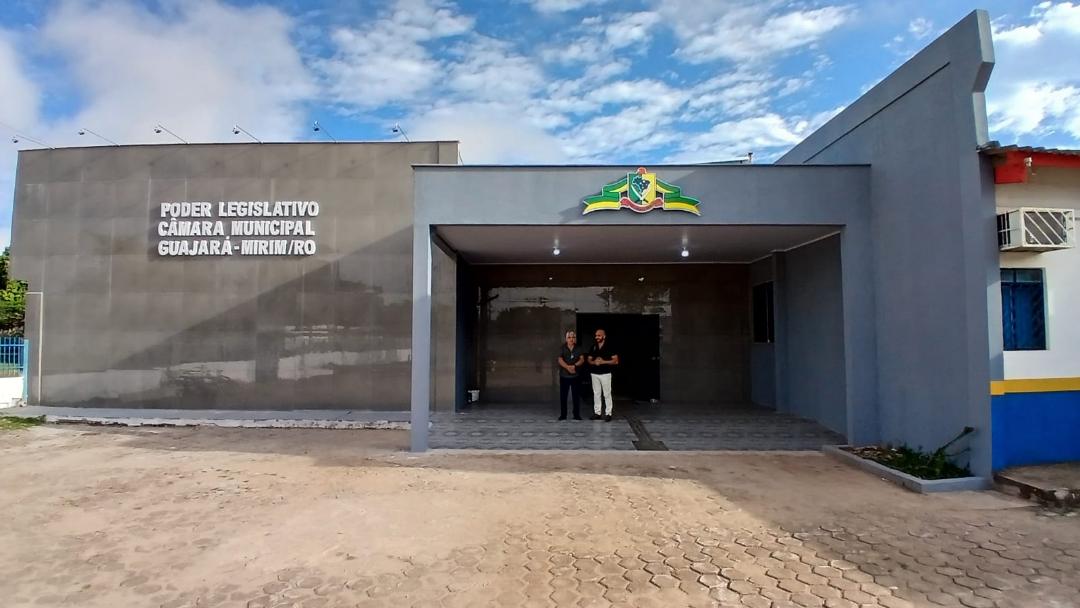 Reforma da Câmara Municipal de Guajará-Mirim é marcada por modernização.