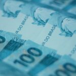 A close up of a ten thousand dollars bill